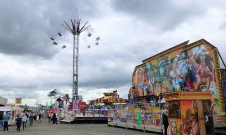 photo of Connor Cowie's Star Flyer, new this year to Wigan, flying high over Wigan fair.
