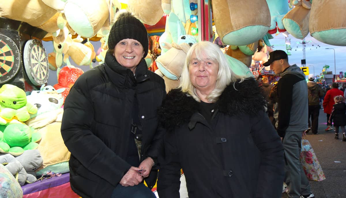 Rachel Ashcroft and Norma Thomson wrapped up and ready for the evening’s business at Kirkcaldy Links Market.